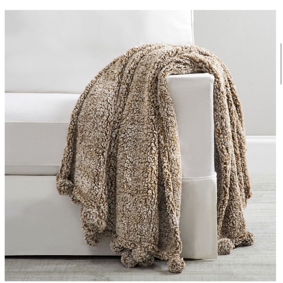 Pottery Barn Bedding Pottery Barn Cozy Pom Pom Sherpa Throw Blanket